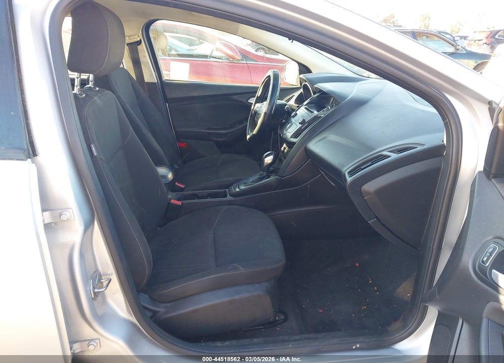 2017 FORD FOCUS SE VIN: 1FADP3K29HL232822