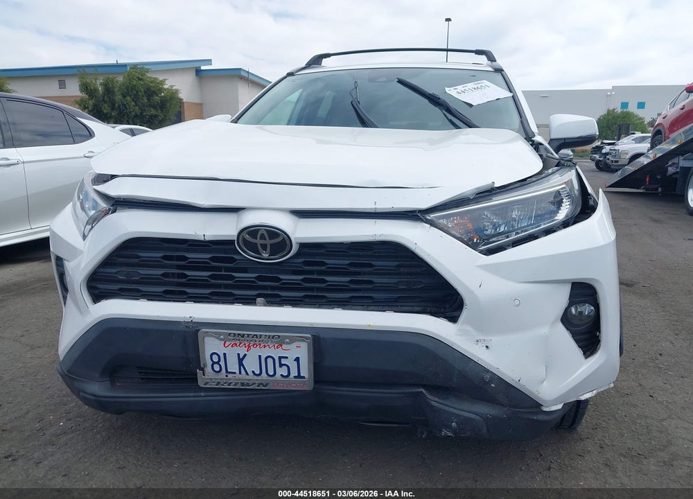 2019 TOYOTA RAV4 XLE VIN: 2T3W1RFV8KW028318