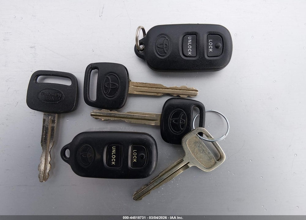 2001 TOYOTA CAMRY LE VIN: 4T1BG22K71U107809