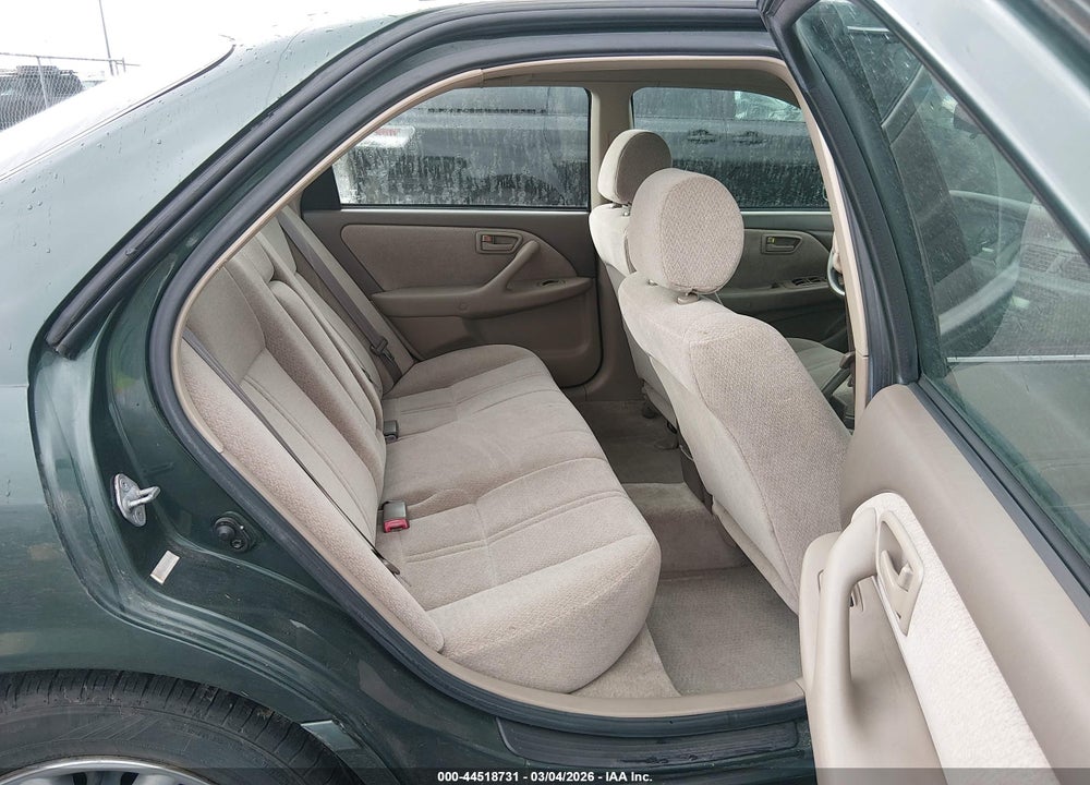 2001 TOYOTA CAMRY LE VIN: 4T1BG22K71U107809