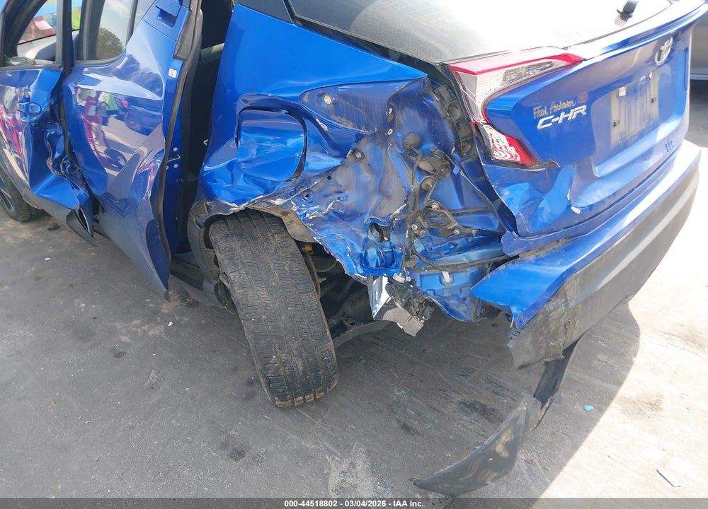 2020 TOYOTA C-HR XLE VIN: JTNKHMBX1L1092314