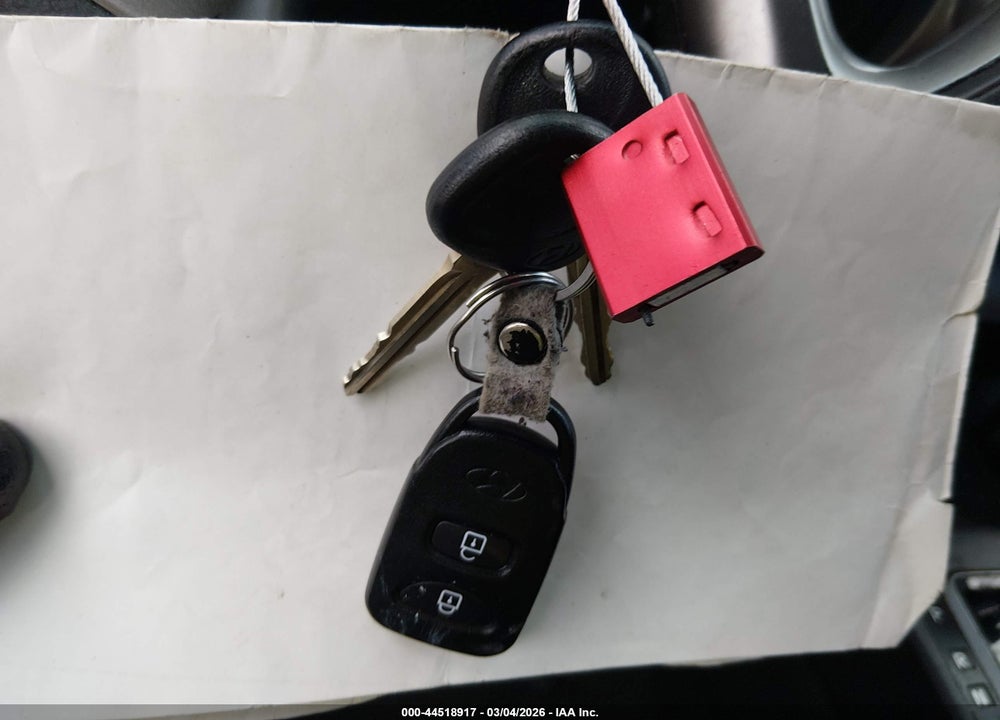 2011 HYUNDAI TUCSON GLS VIN: KM8JU3AC9BU279068