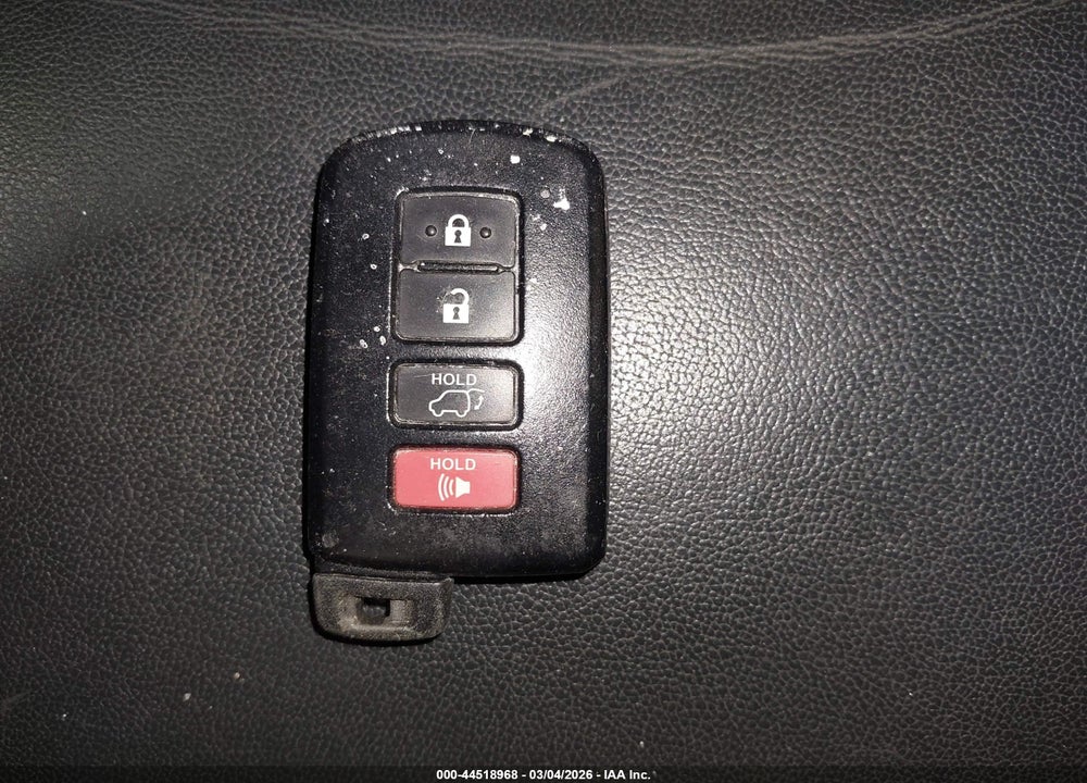 2019 TOYOTA HIGHLANDER XLE VIN: 5TDJZRFH1KS593492