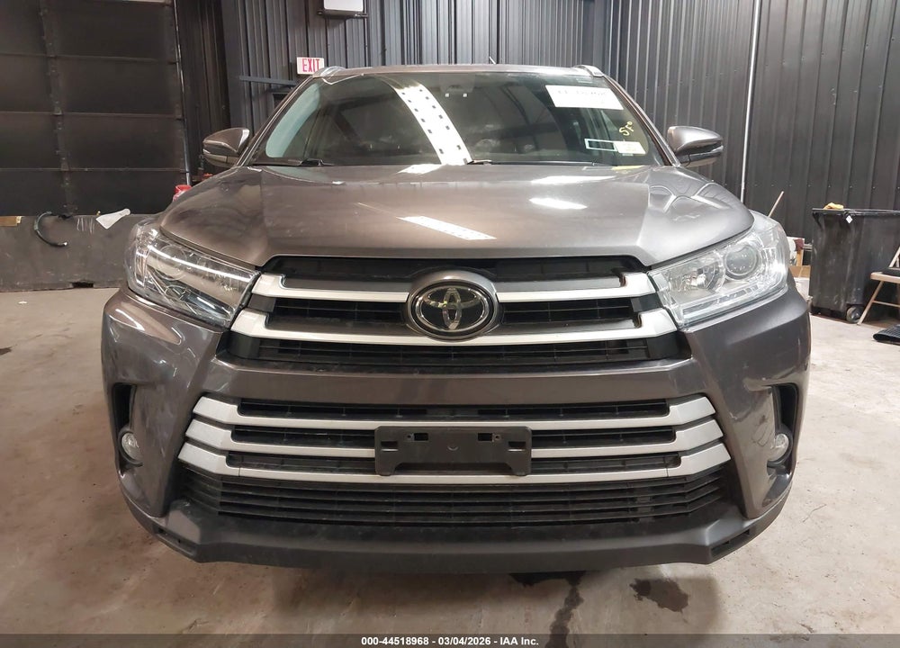 2019 TOYOTA HIGHLANDER XLE VIN: 5TDJZRFH1KS593492