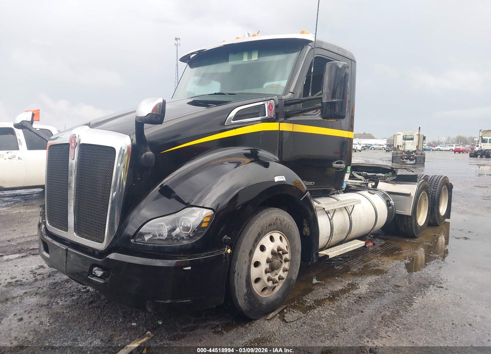 2017 KENWORTH T680 VIN: 1XKYDP9X2HJ160035