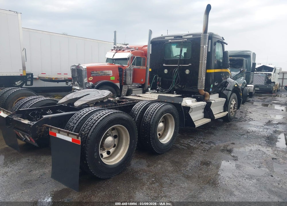 2017 KENWORTH T680 VIN: 1XKYDP9X2HJ160035