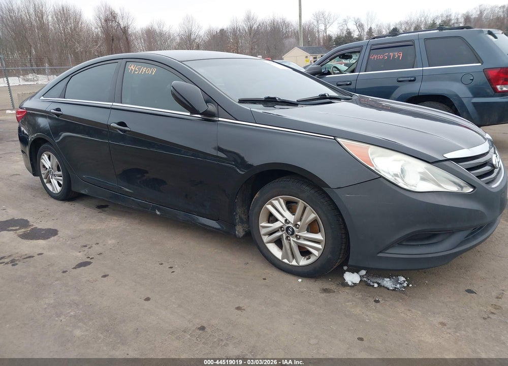 2014 HYUNDAI SONATA GLS VIN: 5NPEB4AC3EH889175