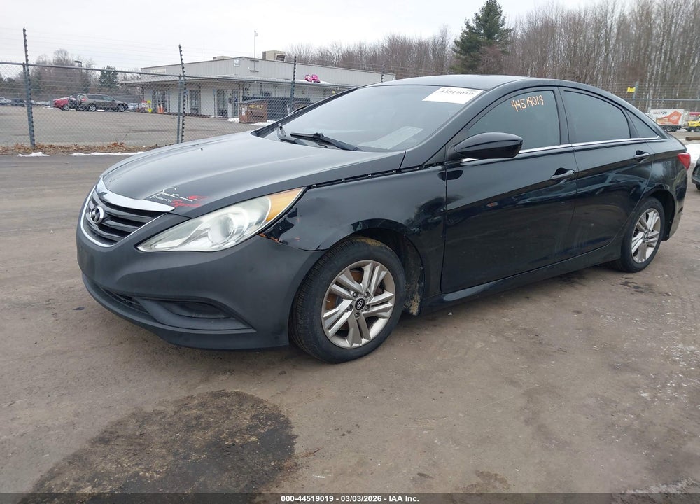 2014 HYUNDAI SONATA GLS VIN: 5NPEB4AC3EH889175