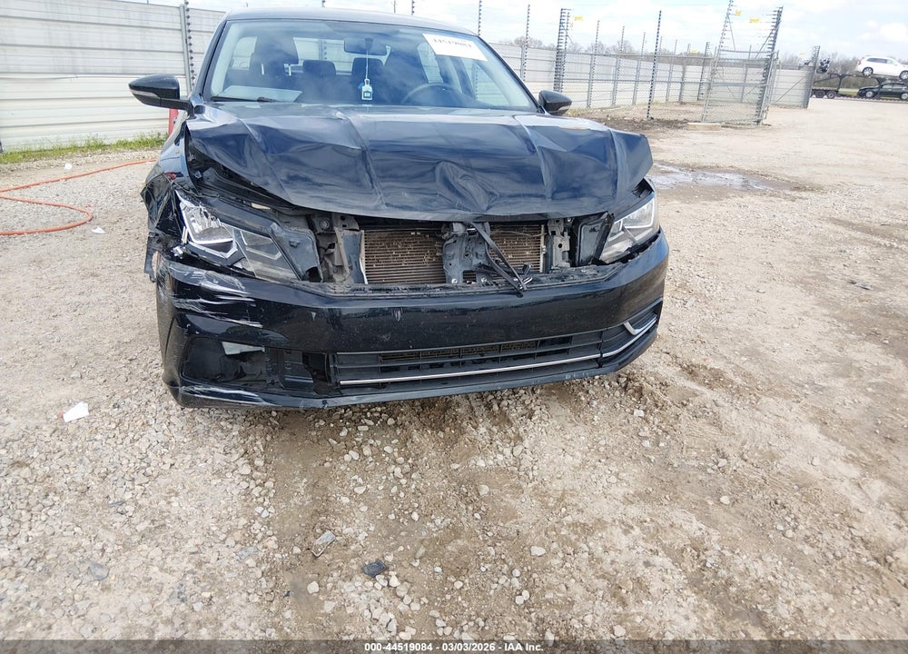 2016 VOLKSWAGEN PASSAT 1.8T S VIN: 1VWAT7A31GC008207