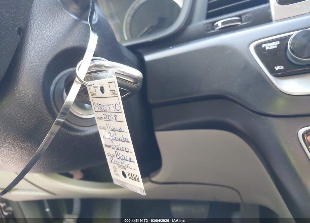 2018 HYUNDAI SONATA VIN: 5NPE24AF9JH673660