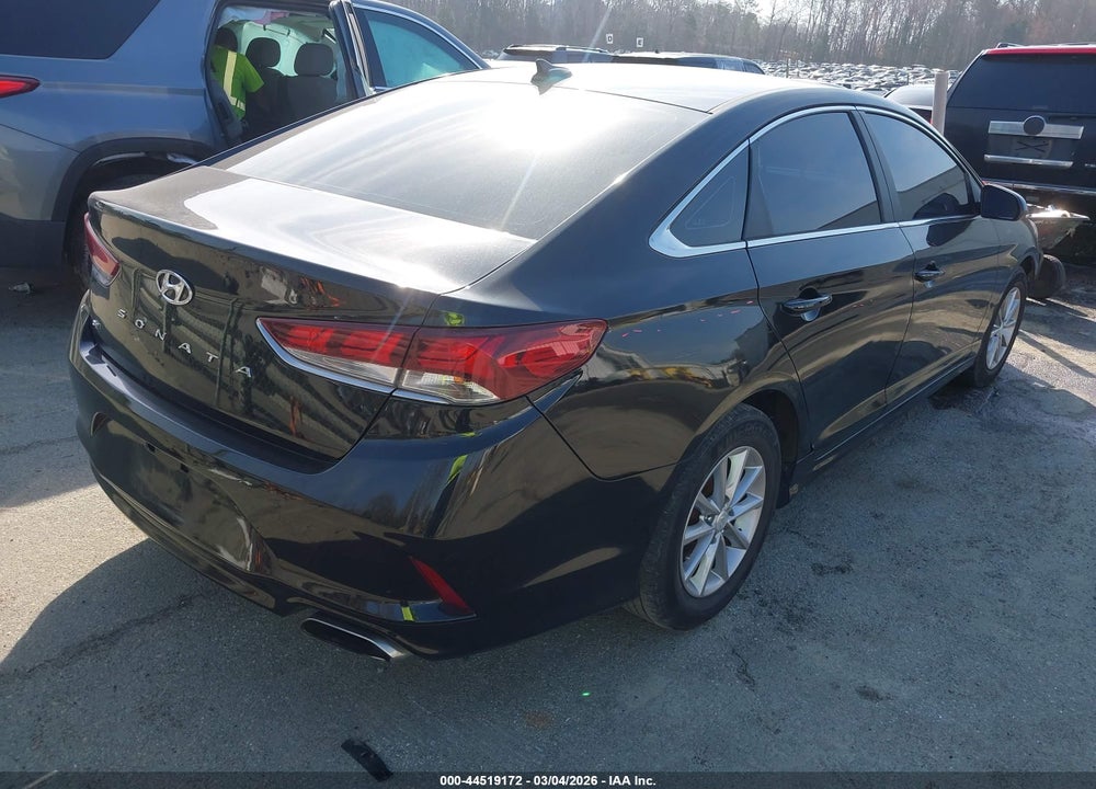 2018 HYUNDAI SONATA VIN: 5NPE24AF9JH673660
