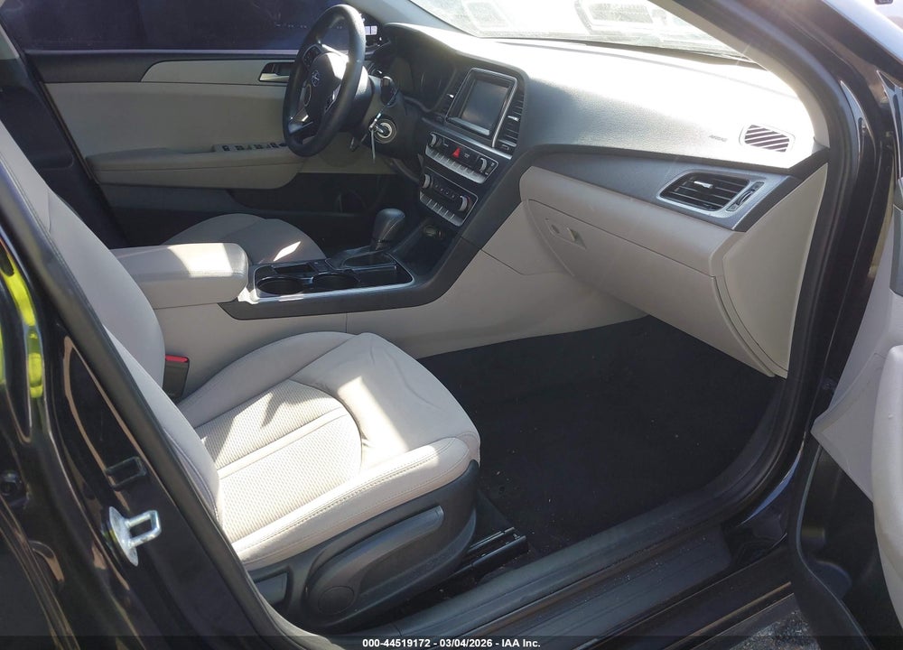 2018 HYUNDAI SONATA VIN: 5NPE24AF9JH673660
