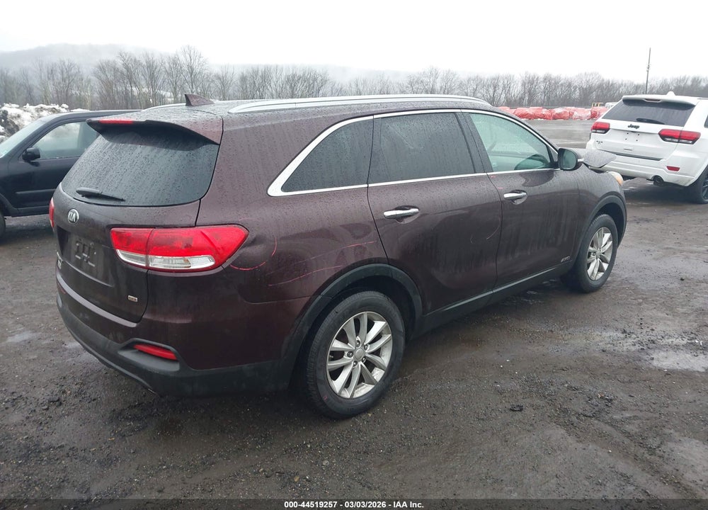 2016 KIA SORENTO 2.4L LX VIN: 5XYPGDA32GG058450