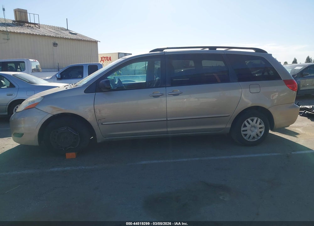 2010 TOYOTA SIENNA LE VIN: 5TDKK4CC9AS305253