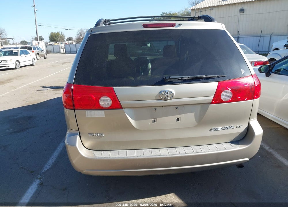 2010 TOYOTA SIENNA LE VIN: 5TDKK4CC9AS305253