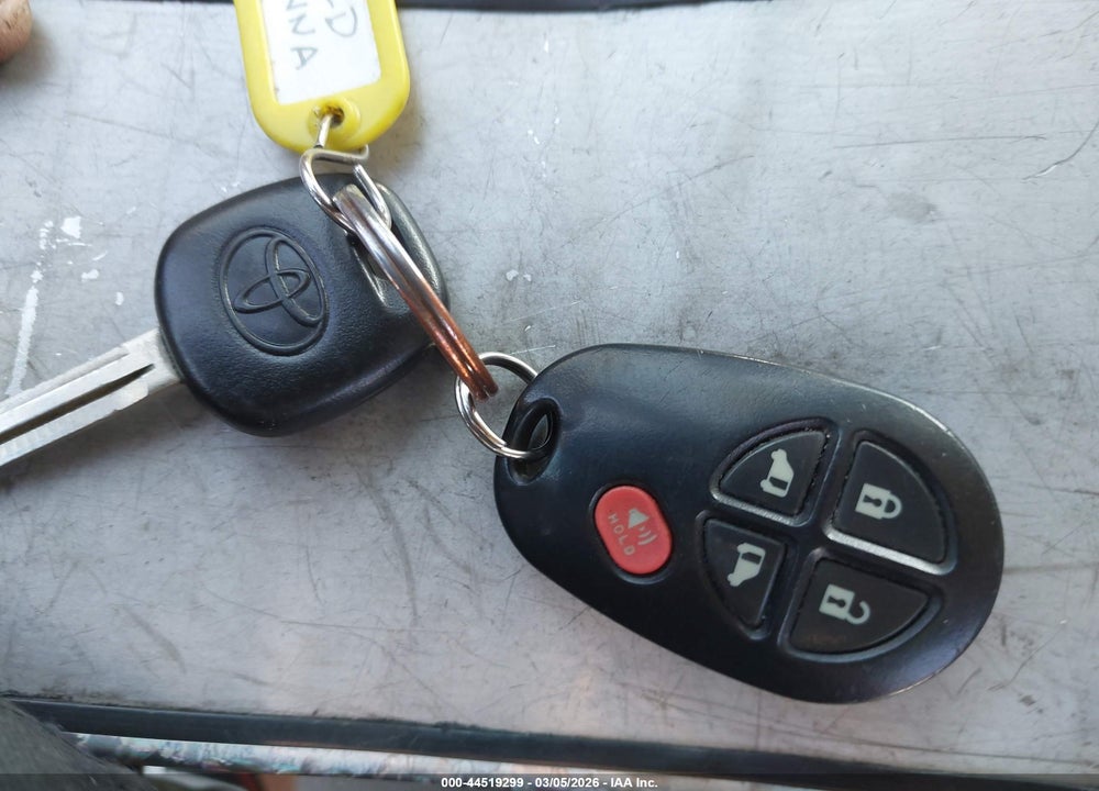 2010 TOYOTA SIENNA LE VIN: 5TDKK4CC9AS305253