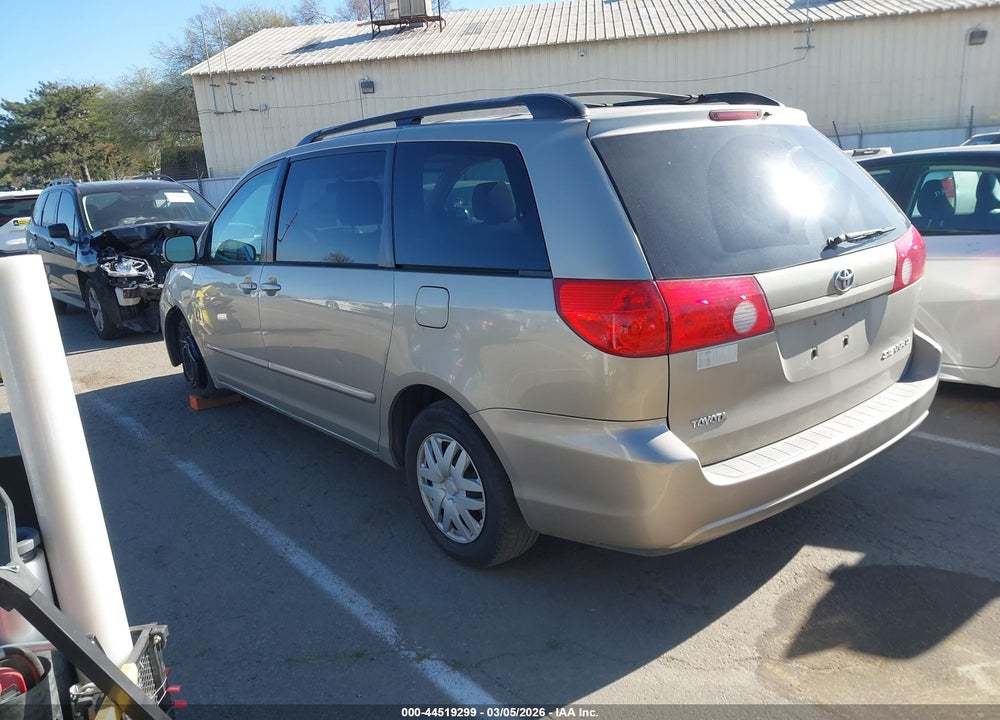 2010 TOYOTA SIENNA LE VIN: 5TDKK4CC9AS305253