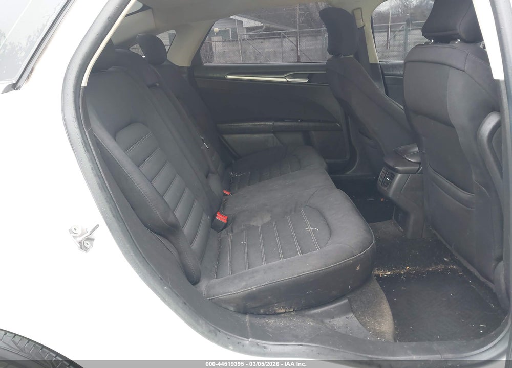 2015 FORD FUSION SE VIN: 3FA6P0H7XFR276644