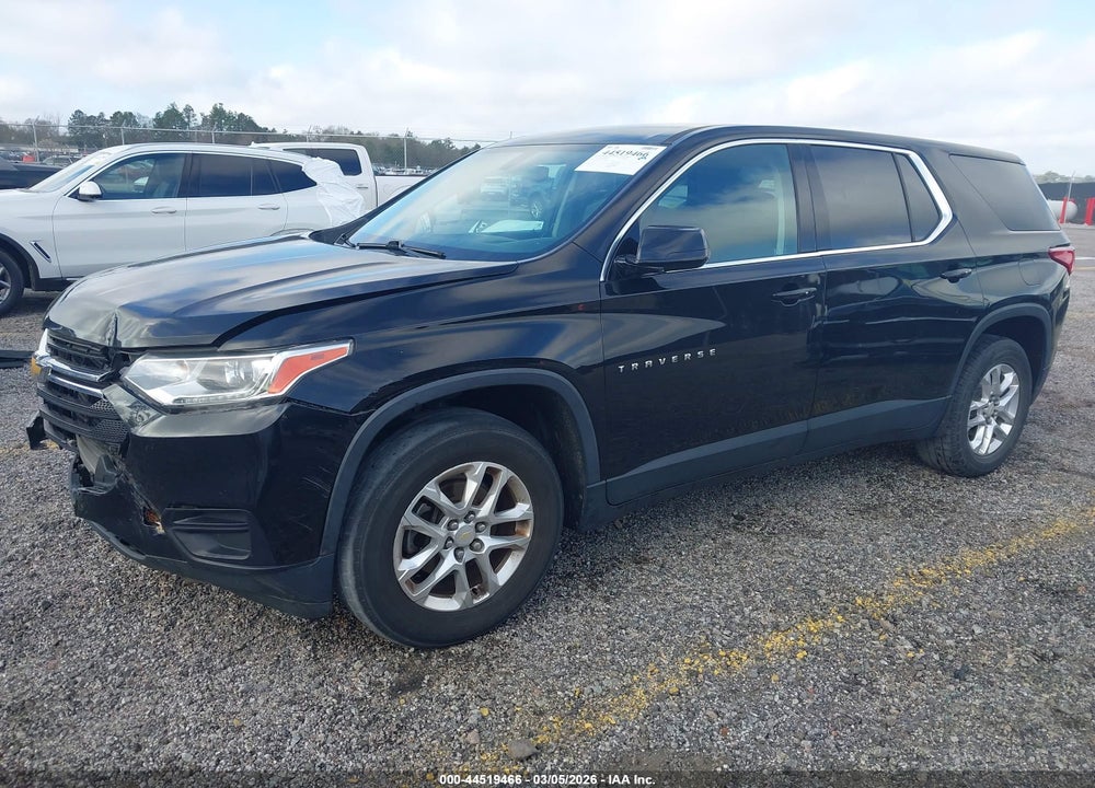2018 CHEVROLET TRAVERSE LS VIN: 1GNERFKW2JJ114830