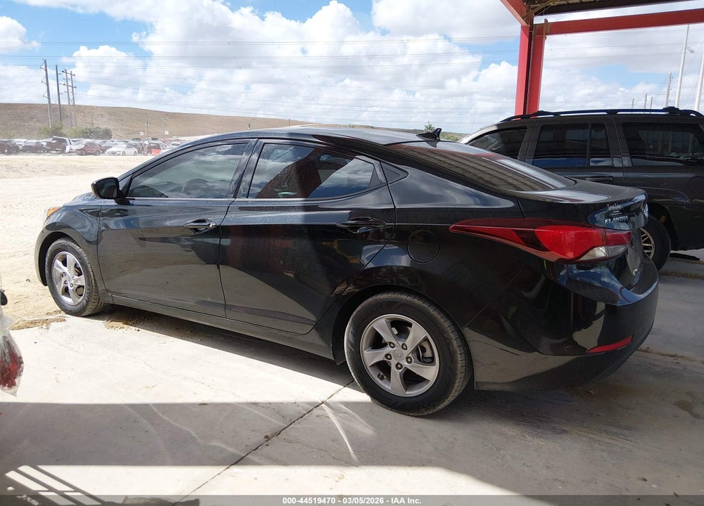 2015 HYUNDAI ELANTRA SE VIN: 5NPDH4AE5FH582037