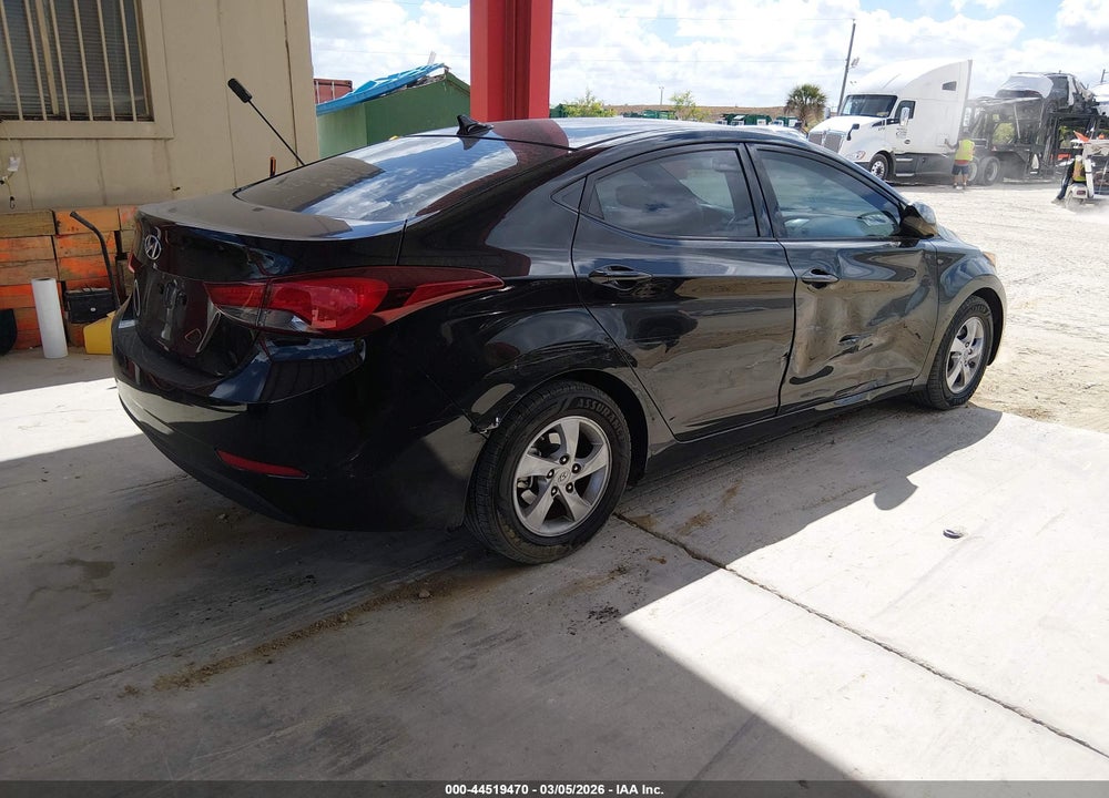2015 HYUNDAI ELANTRA SE VIN: 5NPDH4AE5FH582037