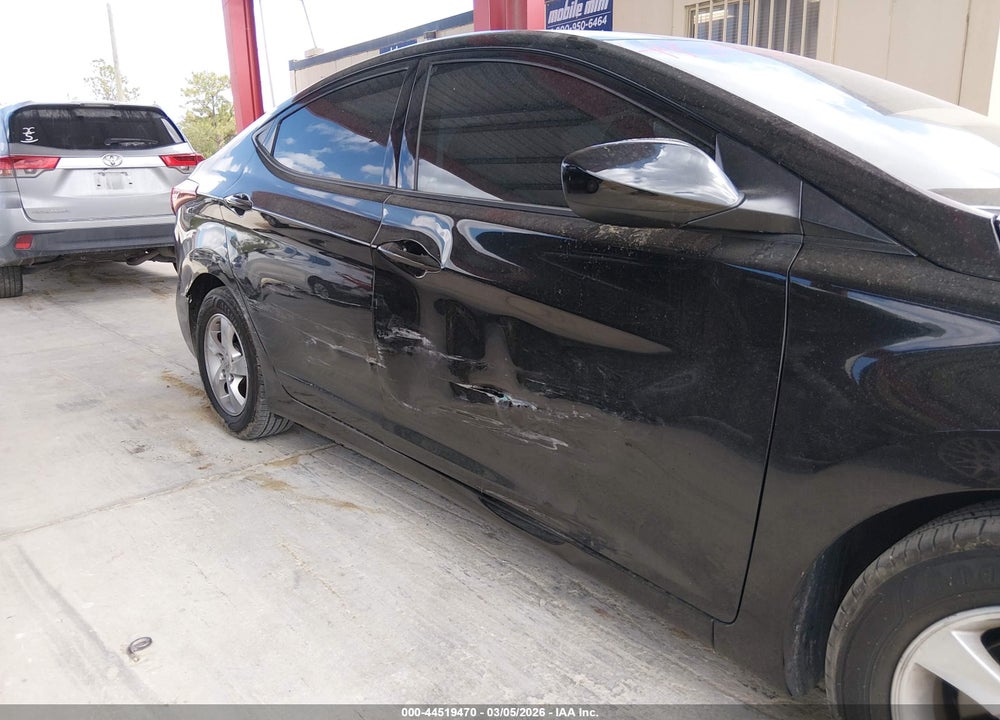 2015 HYUNDAI ELANTRA SE VIN: 5NPDH4AE5FH582037