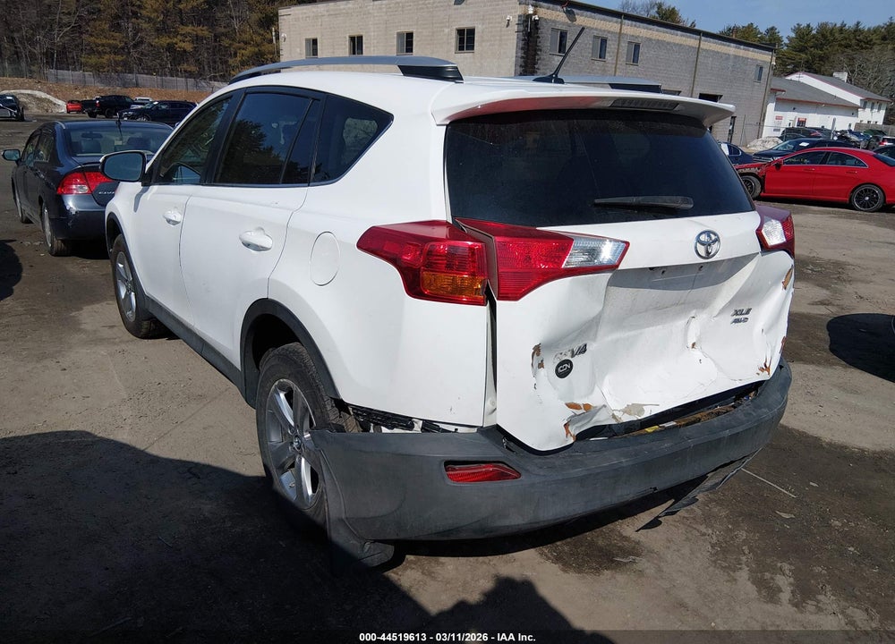 2015 TOYOTA RAV4 XLE VIN: 2T3RFREV4FW338424