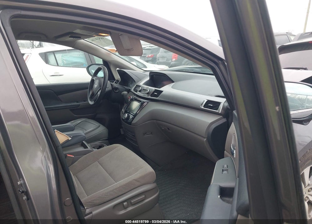 2016 HONDA ODYSSEY SE VIN: 5FNRL5H32GB083520