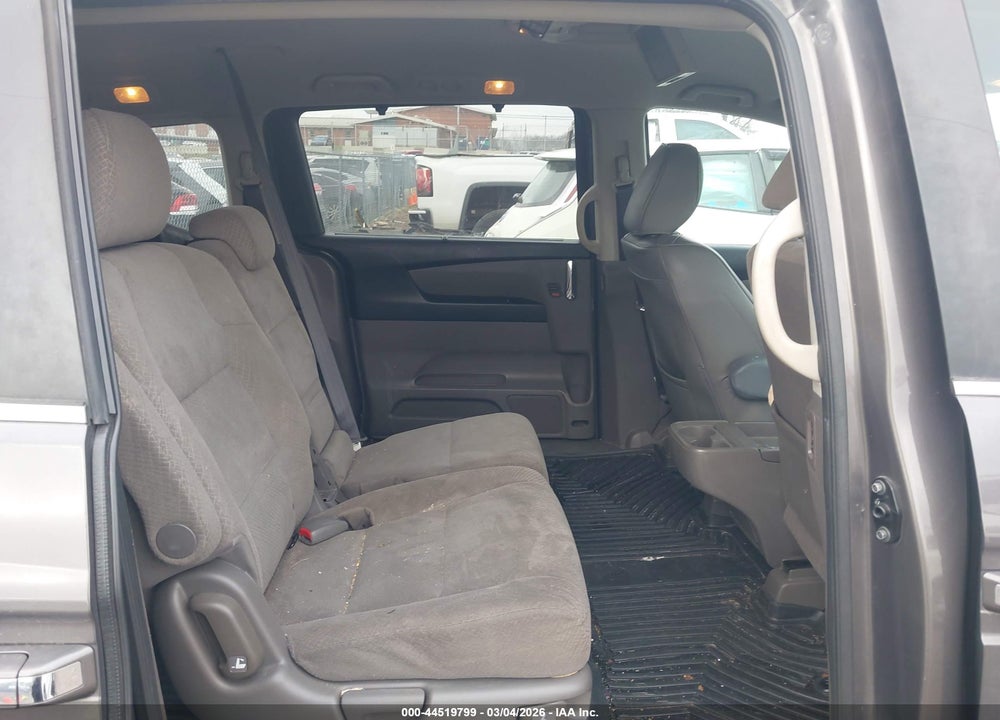 2016 HONDA ODYSSEY SE VIN: 5FNRL5H32GB083520