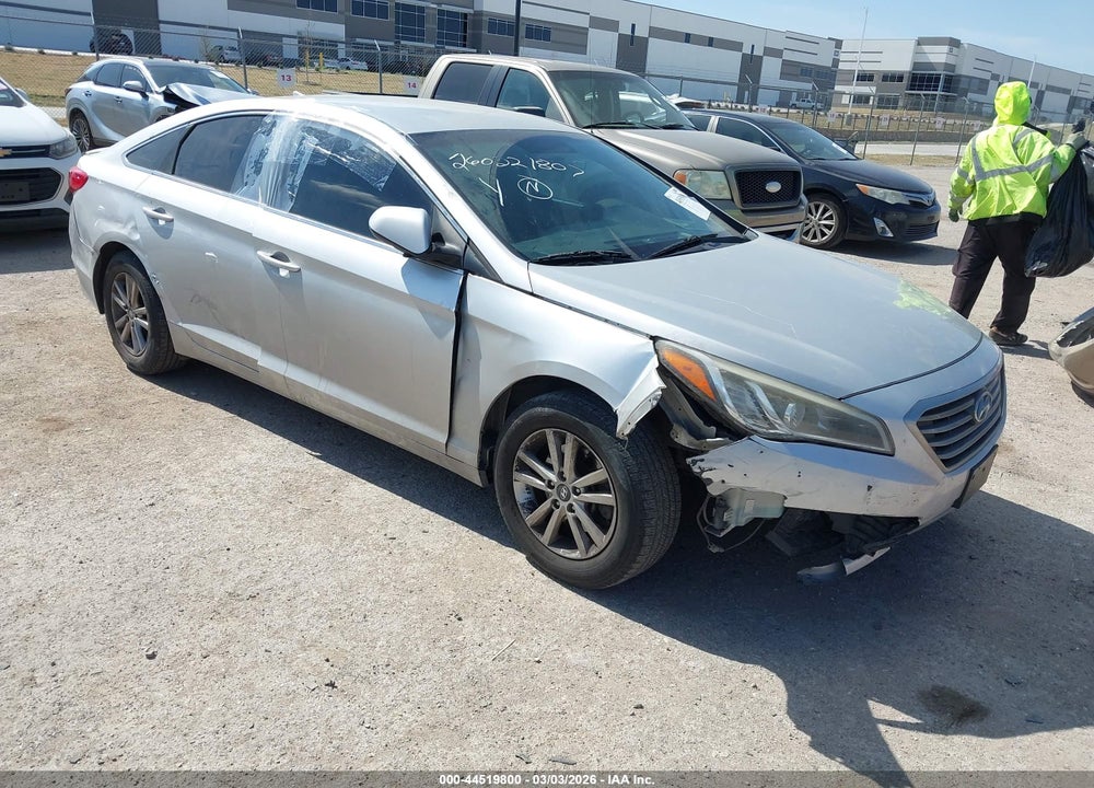 2016 HYUNDAI SONATA VIN: 5NPE24AF2GH417207