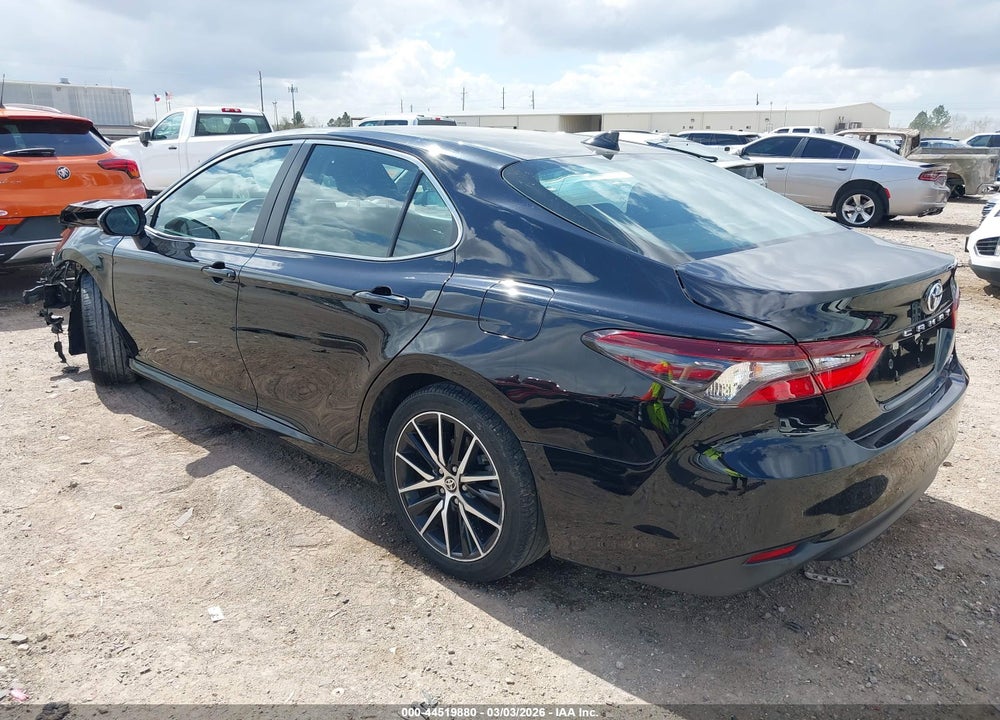 2022 TOYOTA CAMRY LE VIN: 4T1C11AK3NU711641