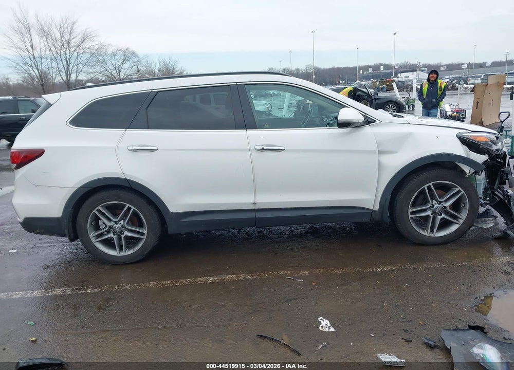 2018 HYUNDAI SANTA FE SE ULTIMATE VIN: KM8SRDHF8JU275541