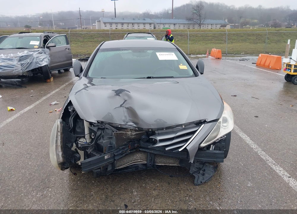 2013 HYUNDAI SONATA GLS VIN: 5NPEB4AC4DH787799