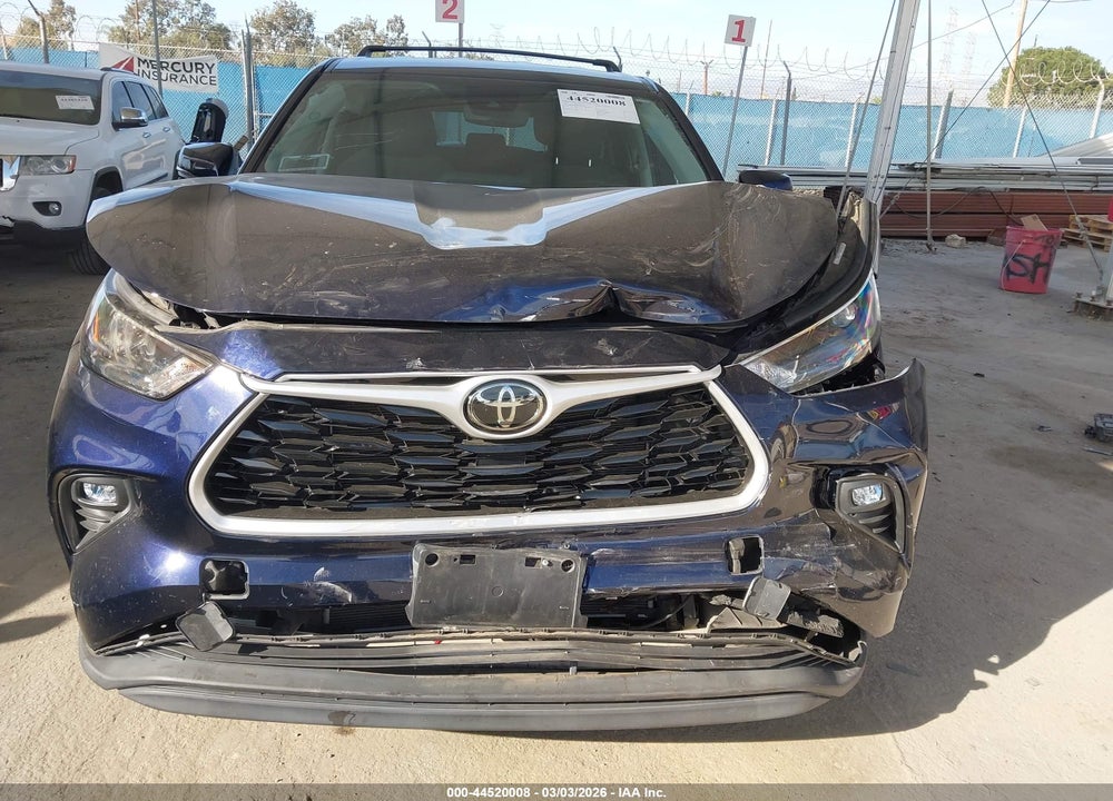 2022 TOYOTA HIGHLANDER LE VIN: 5TDBZRBH6NS584236