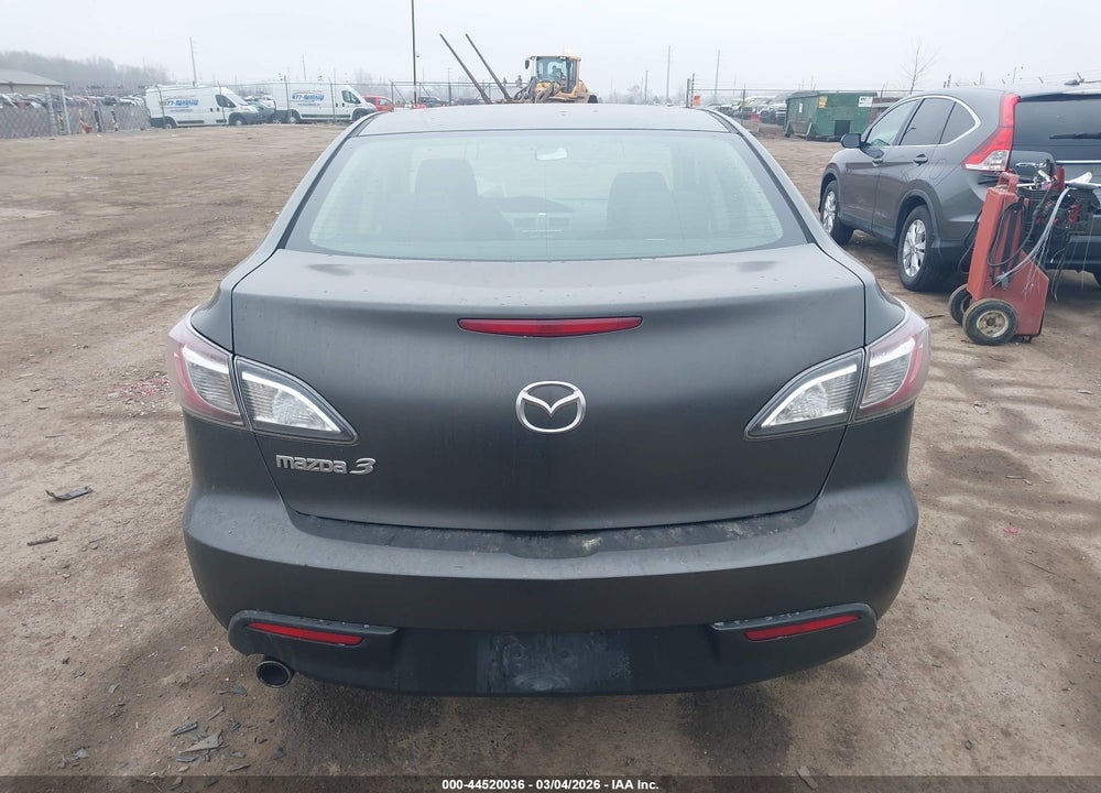 2011 MAZDA 3 I TOURING VIN: JM1BL1VF2B1362136