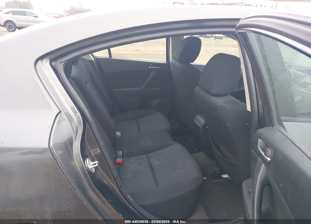 2011 MAZDA 3 I TOURING VIN: JM1BL1VF2B1362136