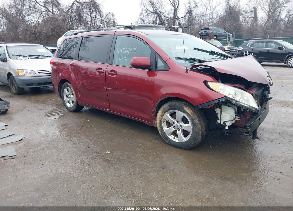 2013 TOYOTA SIENNA LE V6 7 PASSENGER AUTO ACCESS SEAT VIN: 5TDKK3DC4DS387034