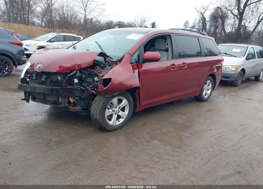 2013 TOYOTA SIENNA LE V6 7 PASSENGER AUTO ACCESS SEAT VIN: 5TDKK3DC4DS387034