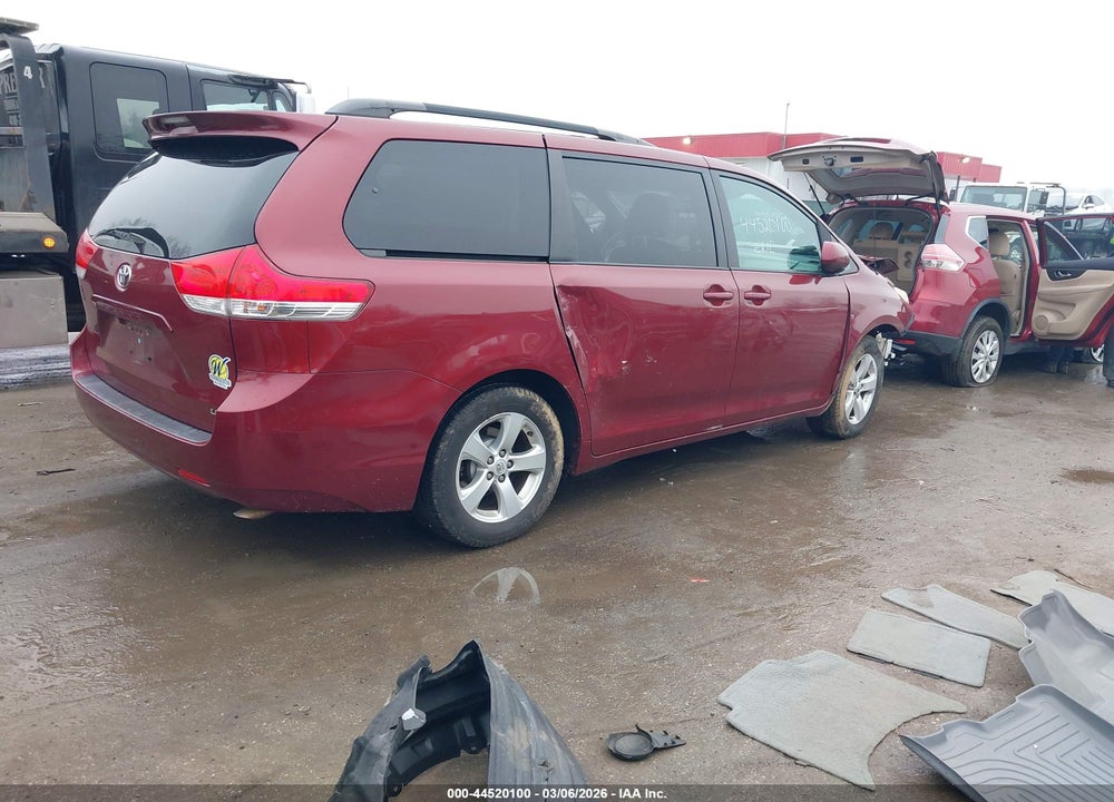 2013 TOYOTA SIENNA LE V6 7 PASSENGER AUTO ACCESS SEAT VIN: 5TDKK3DC4DS387034