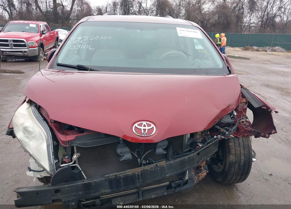 2013 TOYOTA SIENNA LE V6 7 PASSENGER AUTO ACCESS SEAT VIN: 5TDKK3DC4DS387034