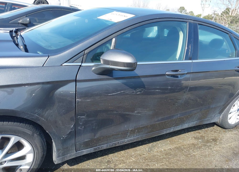 2019 FORD FUSION SE VIN: 3FA6P0HD9KR228889