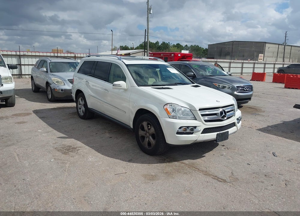 2011 MERCEDES-BENZ GL 450 4MATIC VIN: 4JGBF7BE0BA718116