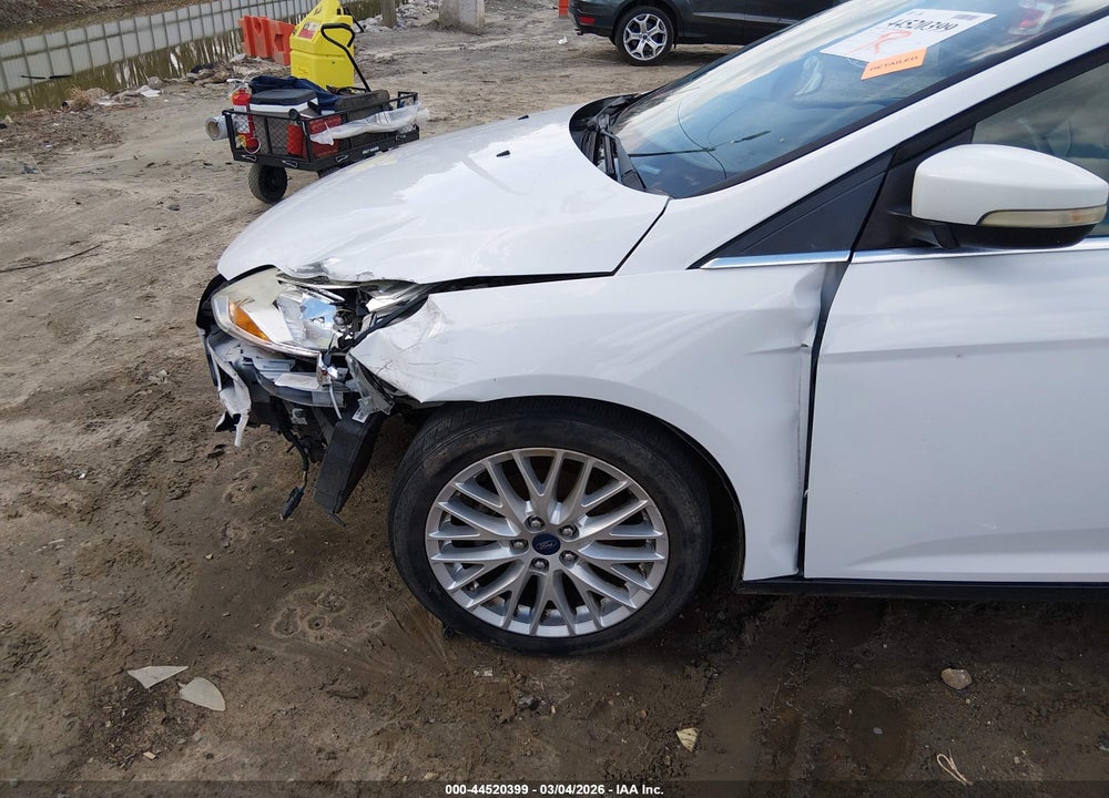 2012 FORD FOCUS SEL VIN: 1FAHP3H22CL383082