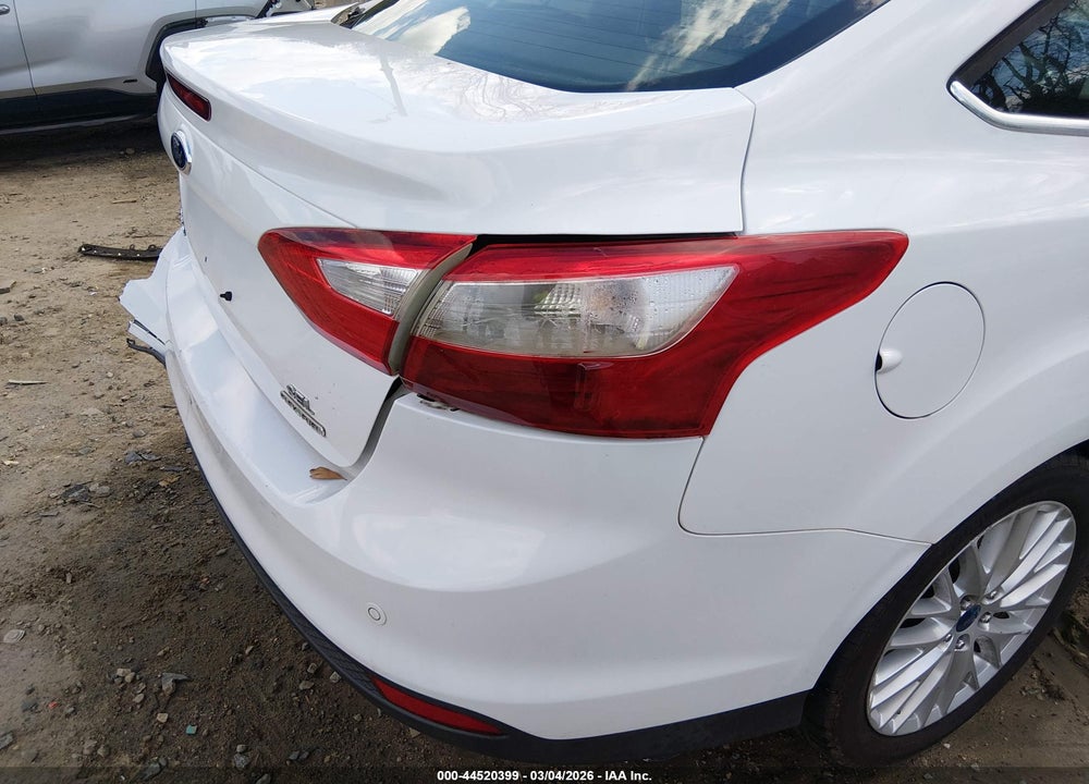 2012 FORD FOCUS SEL VIN: 1FAHP3H22CL383082
