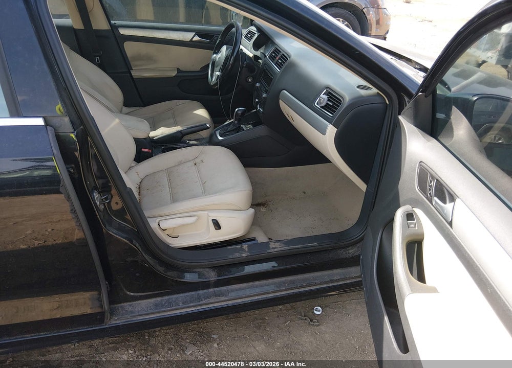 2014 VOLKSWAGEN JETTA 1.8T SE VIN: 3VWD07AJ3EM370426