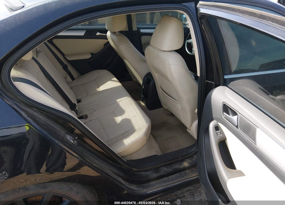 2014 VOLKSWAGEN JETTA 1.8T SE VIN: 3VWD07AJ3EM370426