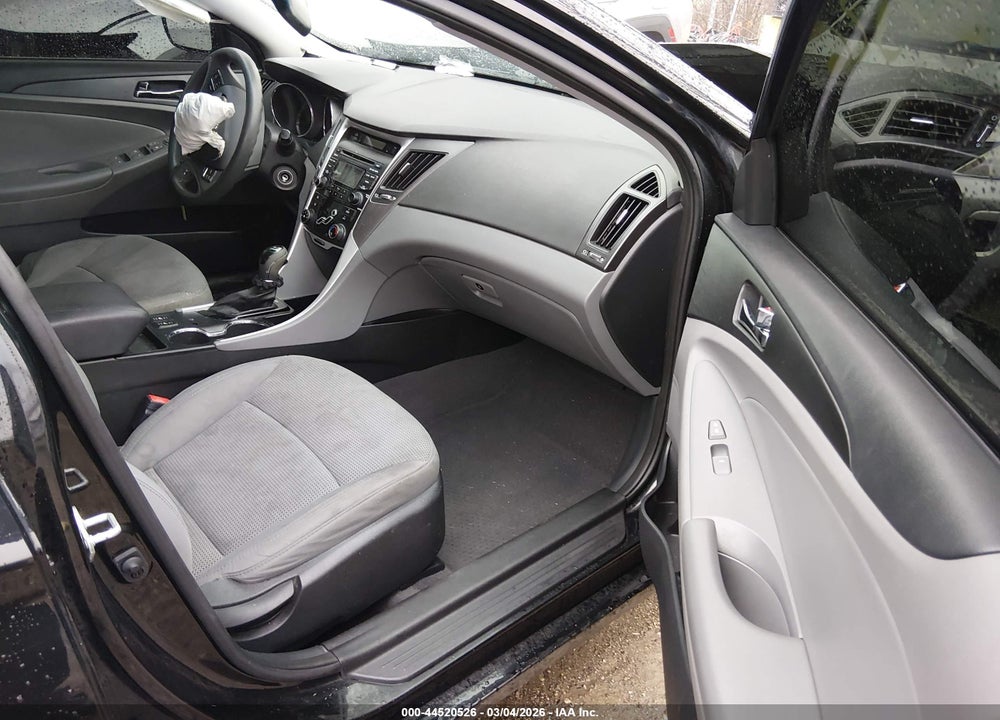 2013 HYUNDAI SONATA GLS VIN: 5NPEB4AC5DH742015