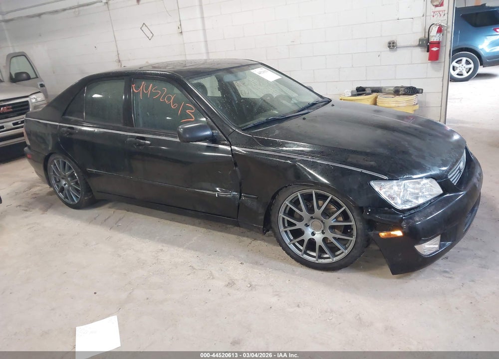 2001 LEXUS IS 300 VIN: JTHBD182310015651