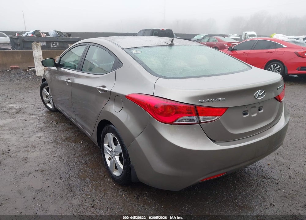2013 HYUNDAI ELANTRA GLS VIN: 5NPDH4AE1DH272657