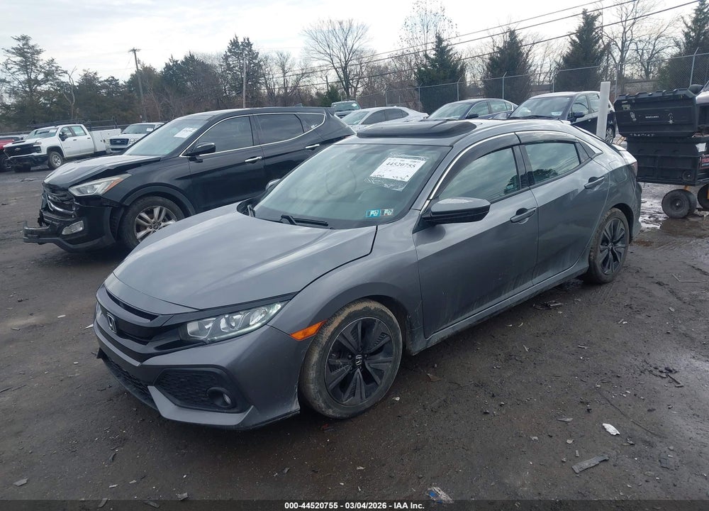2018 HONDA CIVIC EX VIN: SHHFK7H5XJU403921